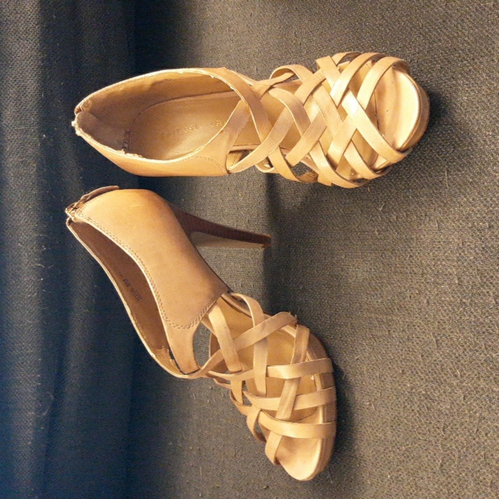Chinese Laundry Love Me Strappy Leather Peep Toe Heels Beige Nude sz 8M